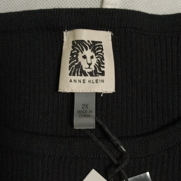 Anne Klein Ribbed Tulip Sleeve Top - Picture 7 of 9